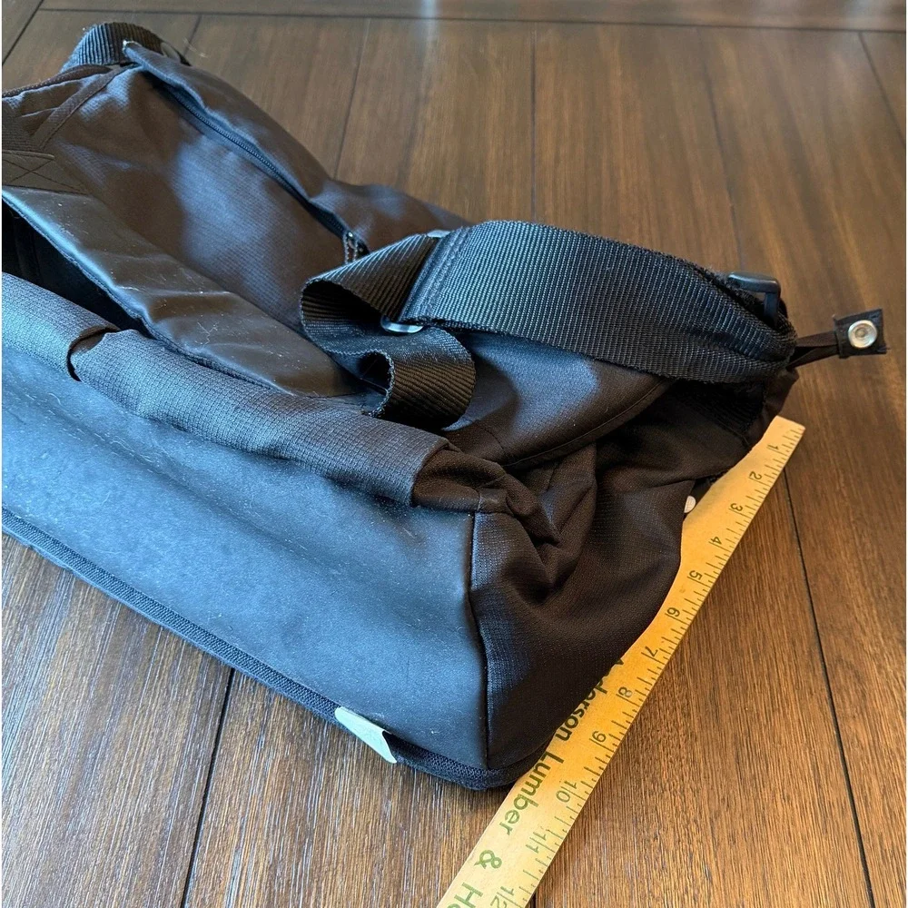 Columbia Messenger Bag Black Ripstop Crossbody Shoulder Travel Commuter Bag